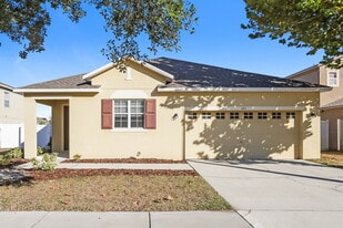 425 Chimney Rock Dr in Ruskin, FL - Building Photo