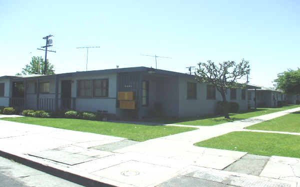 9825 Madison Ave in South Gate, CA - Building Photo - Building Photo