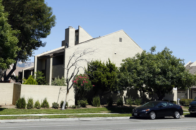 3587 Melnikoff Dr in San Jose, CA - Foto de edificio - Building Photo