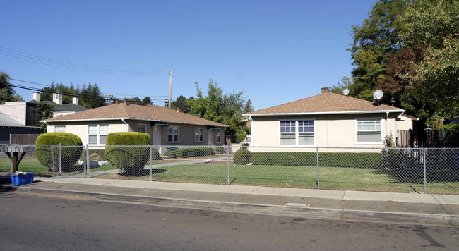 7-21 Columbia Ave in Redwood City, CA - Foto de edificio - Building Photo