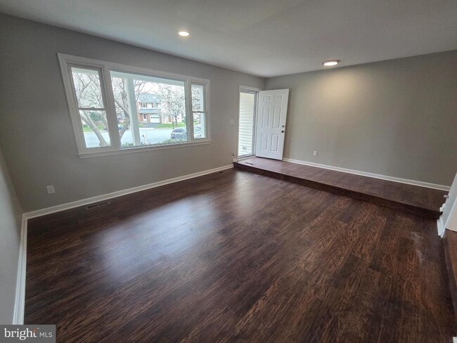 2220 Cedar Mill Ct in Vienna, VA - Building Photo - Building Photo