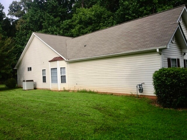 974 Dogwood Rd SW in Snellville, GA - Building Photo - Building Photo