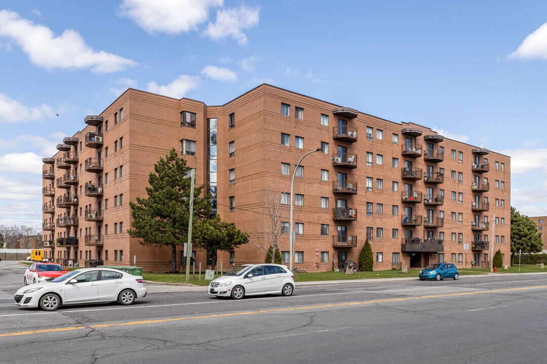 4605 Henri-Bourassa Boul O in St. Laurent, QC - Building Photo