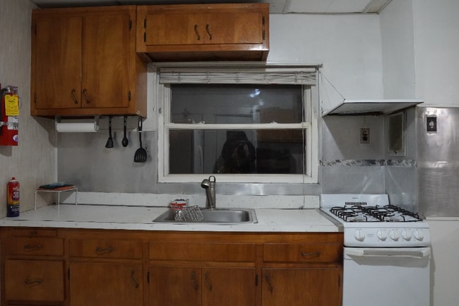 136 Stephens St in Belleville, NJ - Foto de edificio - Building Photo