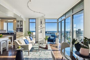 229 Brannan St in San Francisco, CA - Building Photo