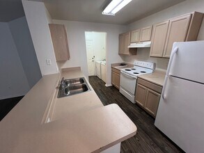 933-935 Sagewood Trail in San Marcos, TX - Foto de edificio - Building Photo