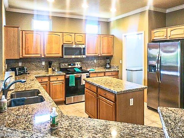 15320 W Echo Canyon Dr in Surprise, AZ - Building Photo