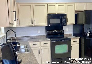 10335 Tiger Hunt in San Antonio, TX - Building Photo - Building Photo