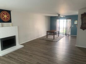 207 Kenton Ave in San Diego, CA - Building Photo