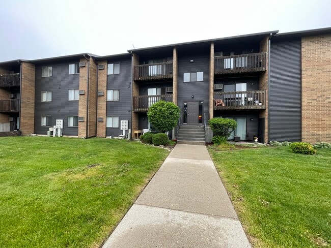 property at 633 S Virginia Rd