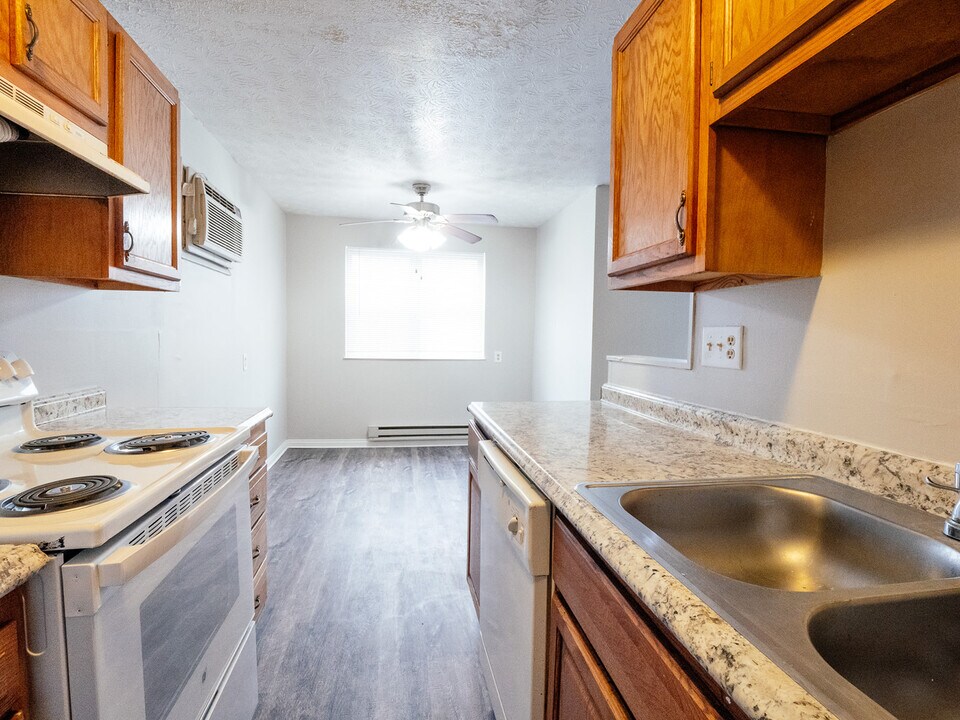 3858 Washington Ave, Unit 13 in Cincinnati, OH - Building Photo