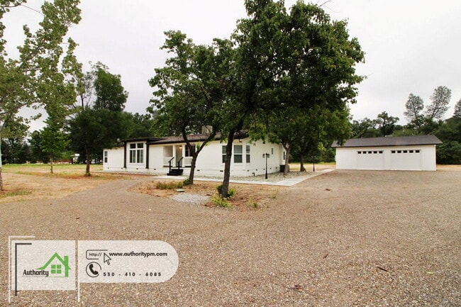 22190 Vallotton Ln in Bella Vista, CA - Building Photo - Building Photo