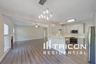 120 Intrepid Ave in Wentzville, MO - Building Photo - Building Photo