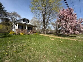 2839 Boston Post Rd in Guilford, CT - Building Photo - Building Photo
