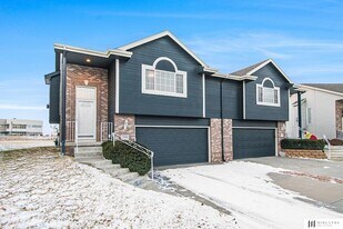 20216 B St in Omaha, NE - Building Photo