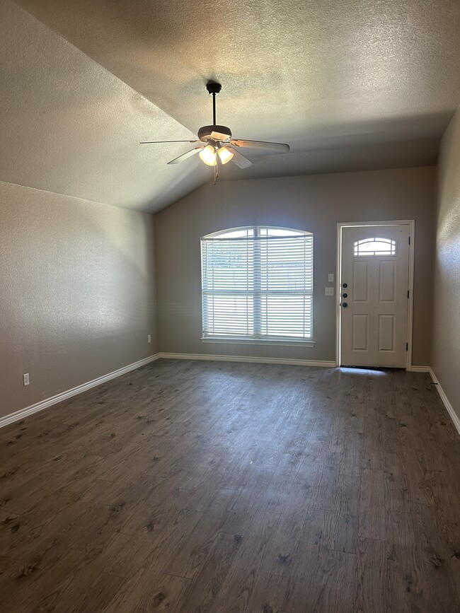 4300 Hunters Place Dr in Killeen, TX - Foto de edificio - Building Photo