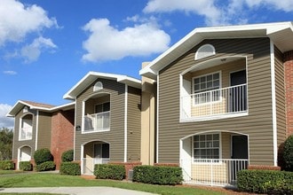Lakeland Landing Apartments in Lakeland, FL - Foto de edificio - Building Photo