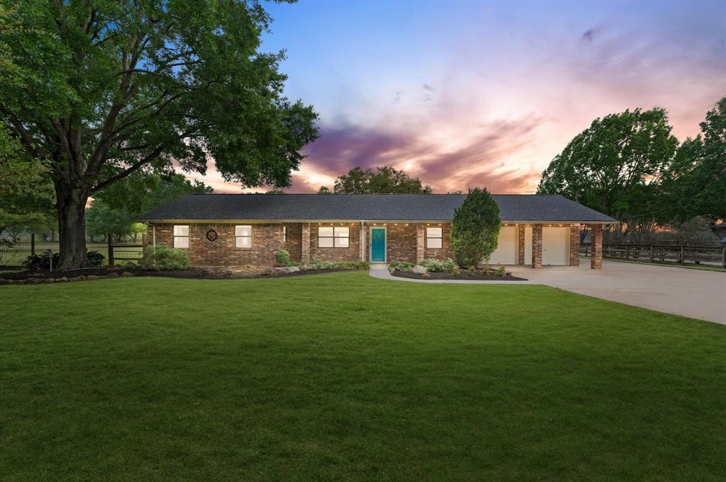 19125 Mueschke Rd in Tomball, TX - Building Photo