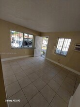 1574 NW 58th St in Miami, FL - Building Photo - Building Photo