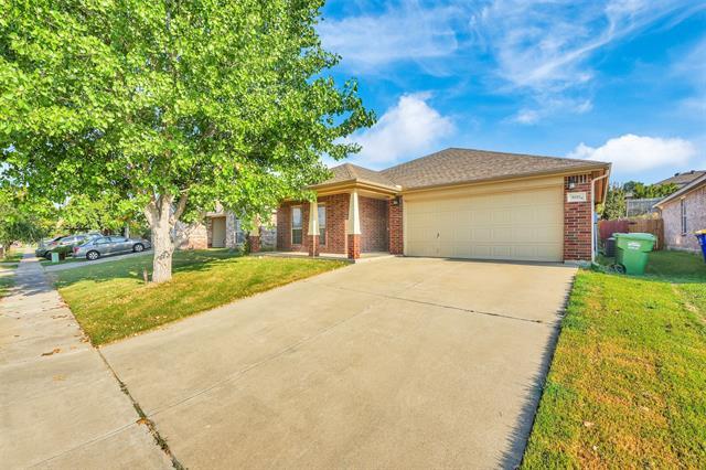 9321 Nathan Ct in White Settlement, TX - Building Photo