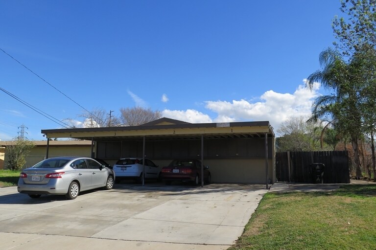 22009 Grand Terrace Rd in Grand Terrace, CA - Building Photo
