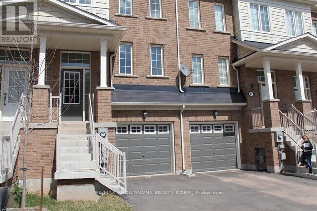 2178 Fiddlers Way in Oakville, ON - Building Photo - Building Photo