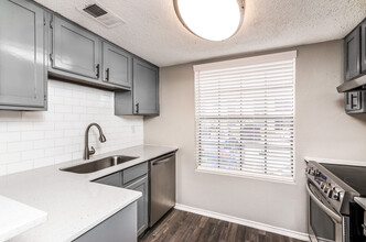 Wythe Apartment Homes in Irving, TX - Building Photo - Building Photo