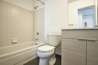 488 E Ohio St in Chicago, IL - Foto de edificio - Building Photo