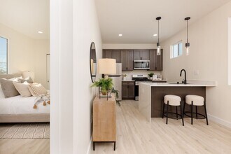 3350 Lockwood Dr in San Diego, CA - Building Photo - Building Photo