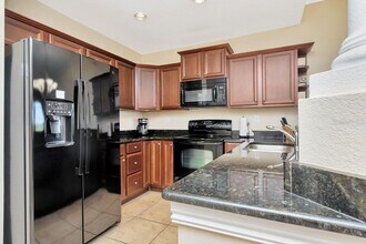 13941 Clubhouse Dr in Tampa, FL - Building Photo - Building Photo