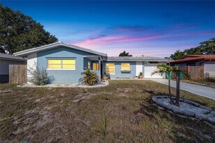 2138 Timber Ln in Clearwater, FL - Building Photo