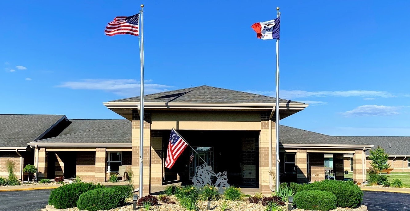 River Bend Retirement in Cascade, IA - Building Photo