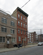 718 Grand St in Hoboken, NJ - Building Photo - Building Photo