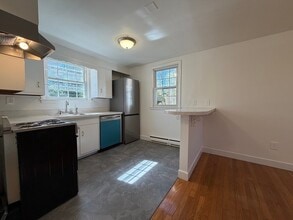15 Park Ave in Foxboro, MA - Building Photo - Building Photo