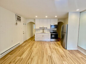 1227 S Philip St-Unit -1st Floor in Philadelphia, PA - Building Photo - Building Photo
