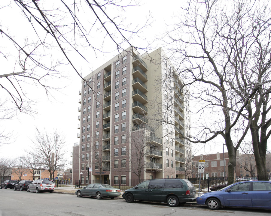 Evergreen Tower 2 in Chicago, IL - Building Photo