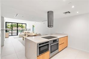 9901 W Bay Harbor Dr in Bay Harbor Islands, FL - Foto de edificio - Building Photo