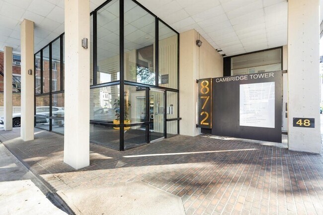 872 Massachusetts Ave, Unit 308 in Cambridge, MA - Building Photo - Building Photo
