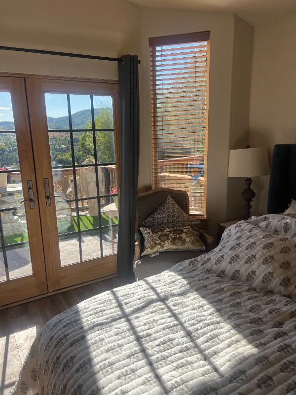 property at 2517 Lower Lando Ln