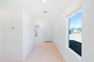 241 Kings Row Ln in Jarrell, TX - Building Photo - Building Photo