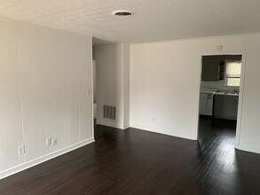 2015 Old Mountain Creek Rd in Greenville, SC - Building Photo - Building Photo