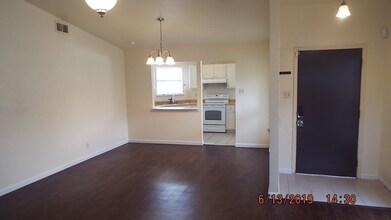 13235 Larkwalk St in San Antonio, TX - Building Photo - Building Photo