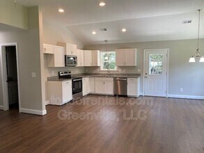 182 Sherwood Dr in Wellford, SC - Building Photo - Building Photo