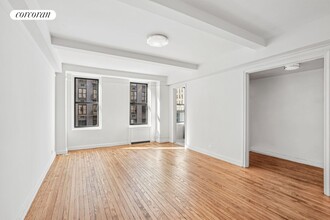 200 W 16th St in New York, NY - Building Photo - Building Photo