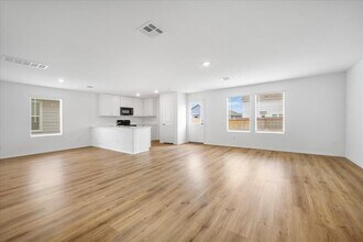 220 California Bnd in Jarrell, TX - Building Photo - Building Photo