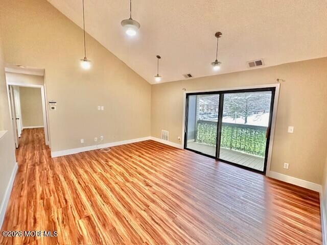 211 Sunshine Ct in Sayreville, NJ - Building Photo - Building Photo