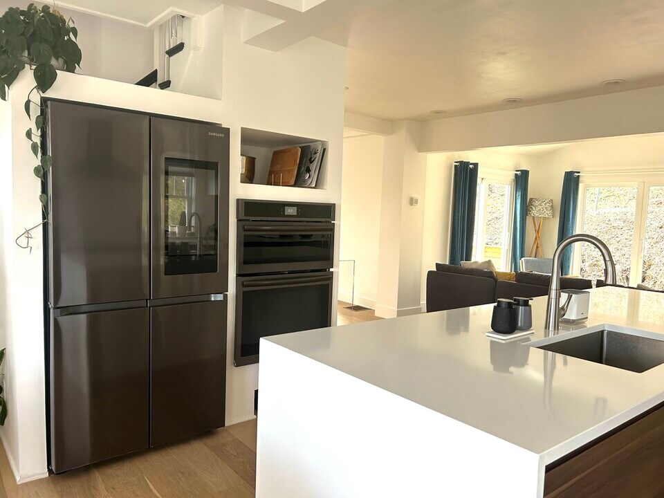 91 Brooks St, Unit 1 in Boston, MA - Building Photo