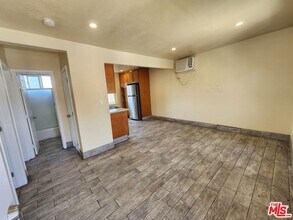 1426 E 48th St in Los Angeles, CA - Building Photo - Building Photo