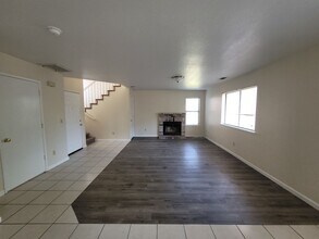 3623 La Mancha Pl in Turlock, CA - Building Photo - Building Photo