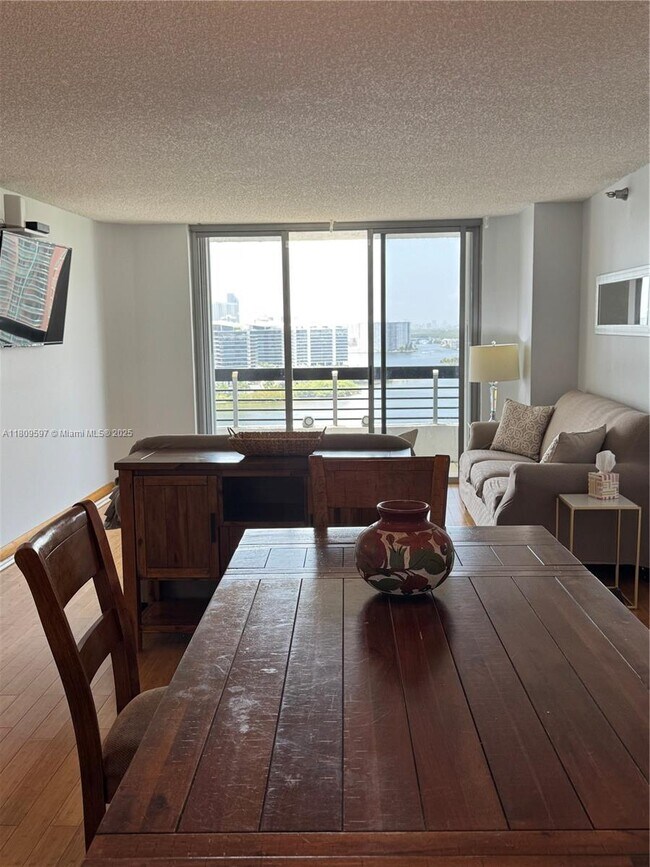 3400 NE 192 St in Aventura, FL - Building Photo - Building Photo